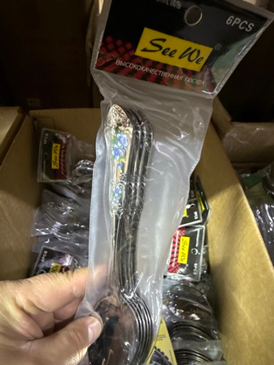 ложка с синими цветочками