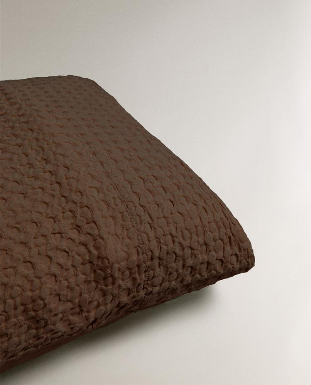 ZARA HOME ОДНОТОННАЯ НАВОЛОЧКА (200 НИТЕЙ), КОРИЧНЕВЫЙ