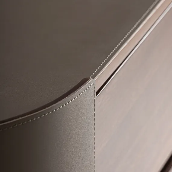 Современный комод Giswil