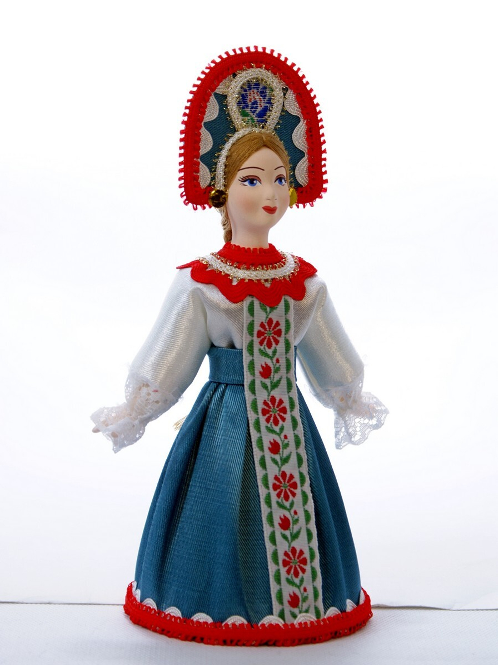 Кукла коллекционная фарфоровая Любава в русском костюме