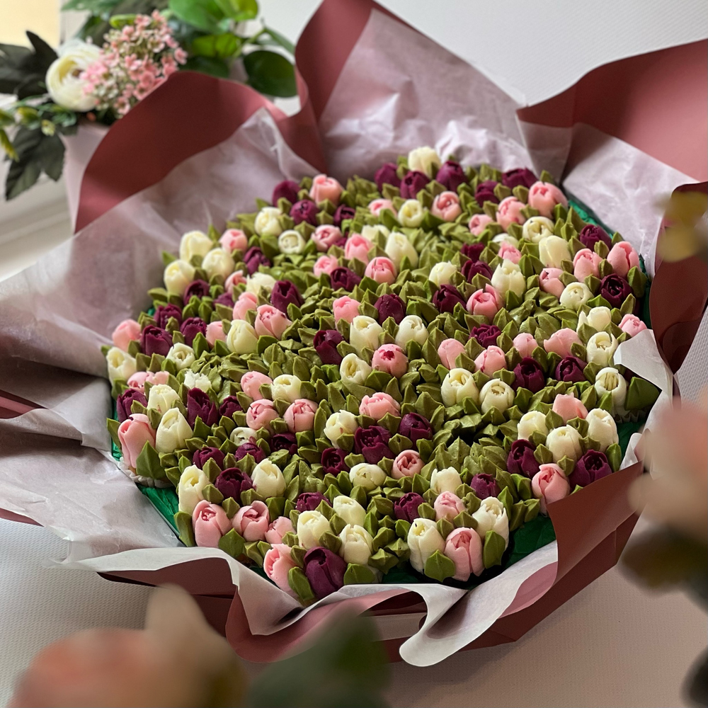 Букет цветочных капкейков 19 творожных тюльпанов