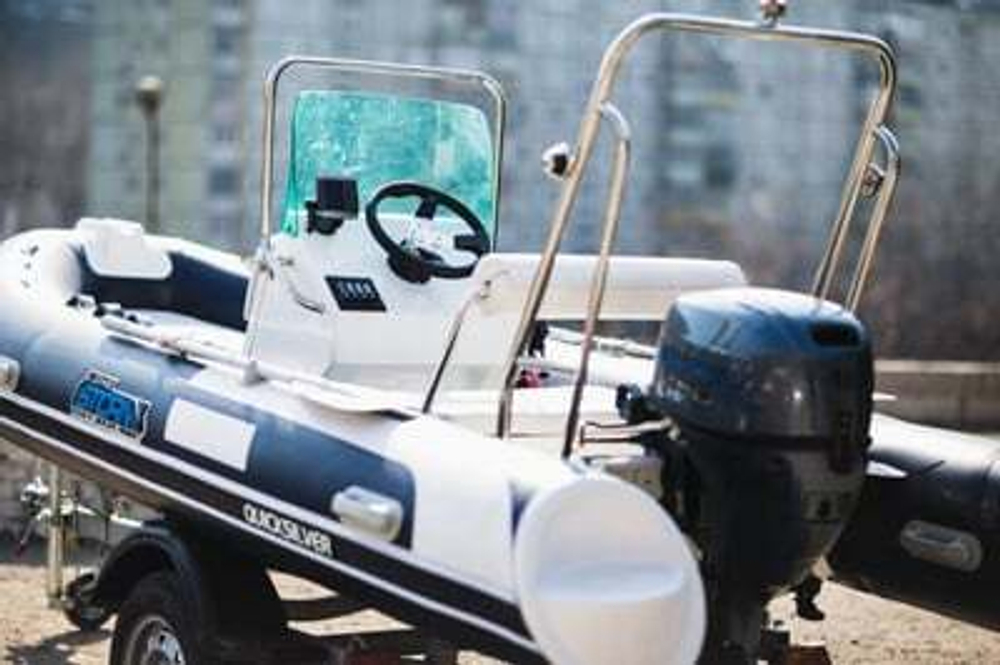 Лодка РИБ STORMLINE EXTRA 400