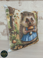 Декоративный гобеленовый чехол для интерьерной подушки Ежиха Татьяна 38*38