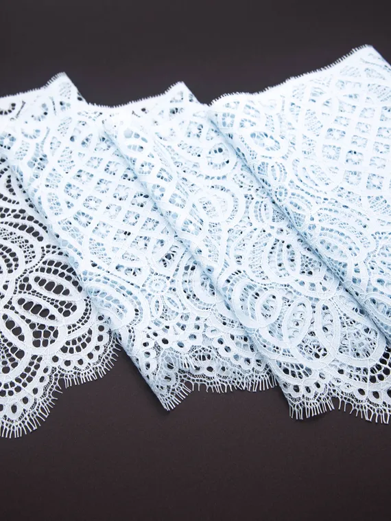 01-58 Кружево шантильи 25 см, голубой 051