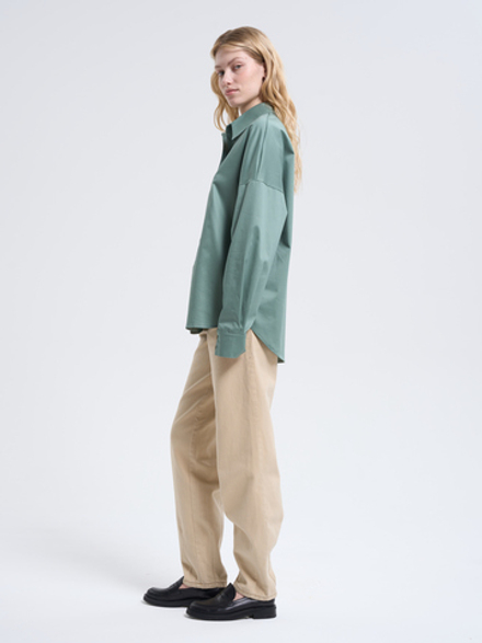 Зеленая рубашка с разрезами на рукавах René