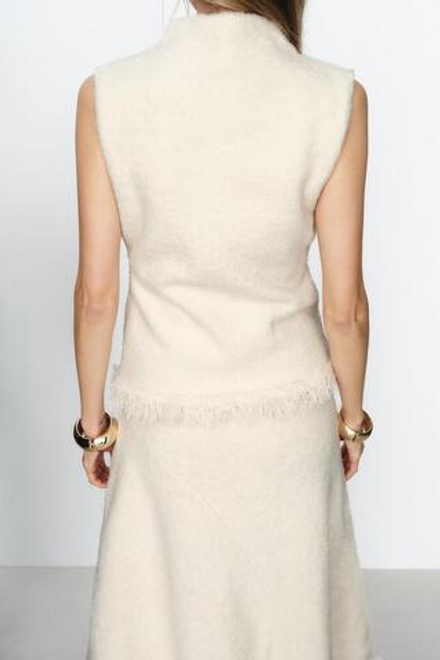 ZARA ТРИКОТАЖНЫЙ ТОП С БАХРОМОЙ, ЭКРЮ