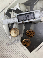 Пуговицы с леопардовым принтом вогнутые