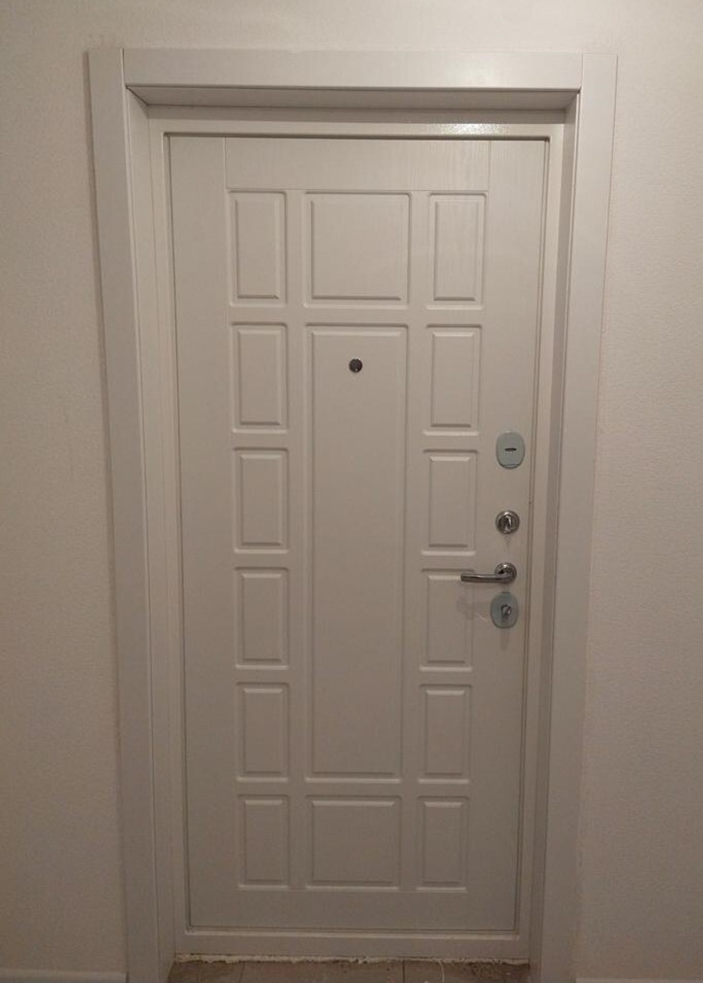 Дверь с терморазрывом входная Лабиринт Термо Магнит 12 - Белое дерево