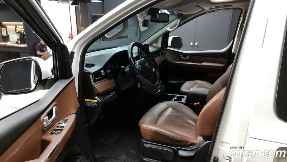 Hyundai The New Grand Starex Urban 9-и местный (01.2020)