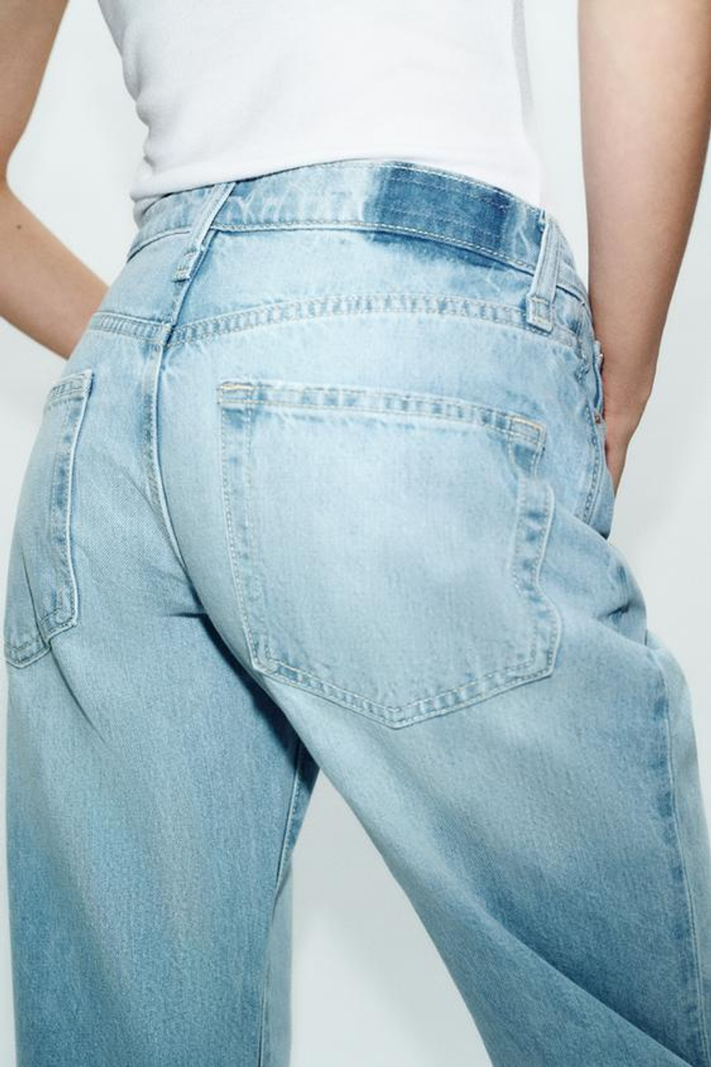 Z1975 УКОРОЧЕННЫЕ ДЖИНСЫ С СРЕДНЕЙ ЛИНИЕЙ ТАЛИИ - ZARA