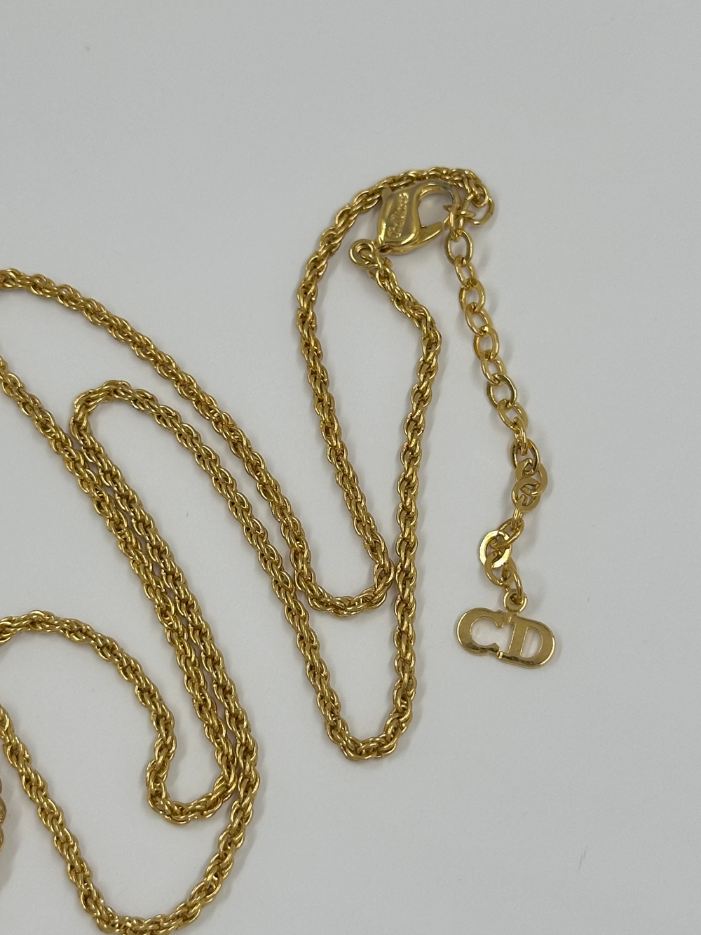 Кулон лого Christian Dior
