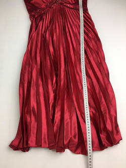 Платье алое 42 размер, новое