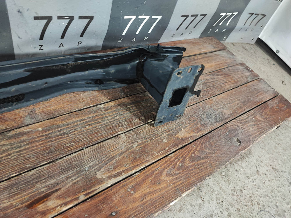 Усилитель заднего бампера Volkswagen Tiguan 2 16-нв Б/У Оригинал 5NA807585