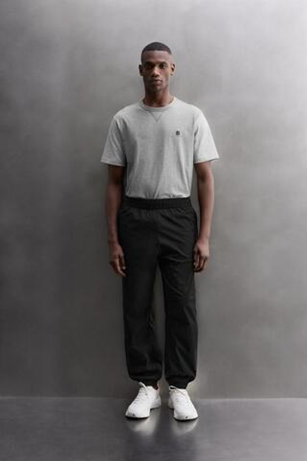 ZARA ДЖОГГЕРЫ ИЗ ВЫСОКОТЕХНОЛОГИЧНОЙ ТКАНИ, ЧЕРНЫЙ