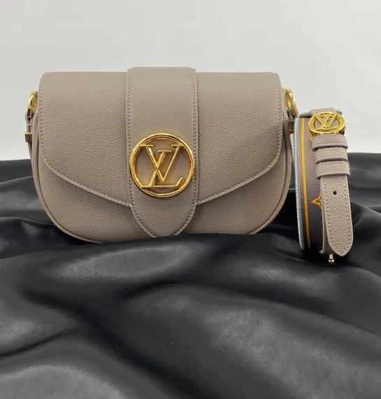 Сумка Louis Vuitton Pont 9 Soft PM светло-серый