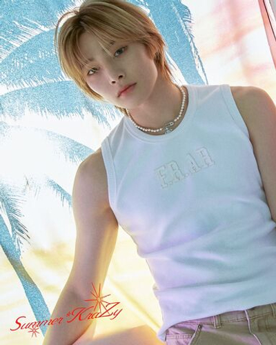 публикация DICON - VOLUME N 21 STRAY KIDS : Summer KraZy I.N A Type