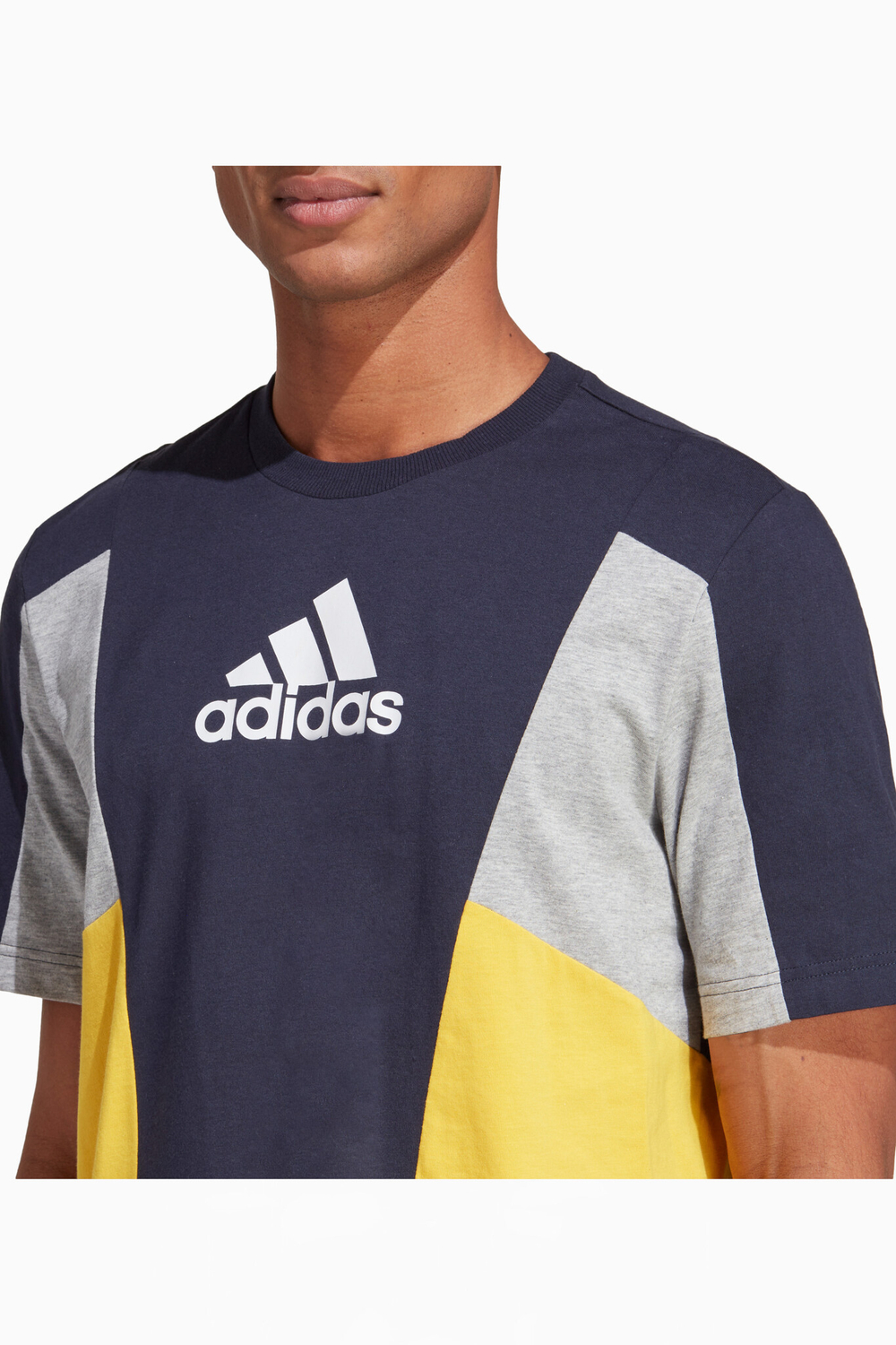 Футболка adidas Essentials Colorblock