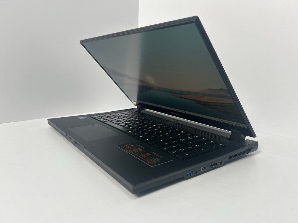 Ноутбук игровой GIGABYTE AORUS 17G KD (KD-72RU325SD) 17.3"/Intel Core i7 11800H/RAM 16 GB/SSD 512 GB/Nvidia RTX3060 6GB/1920x1080/IPS 300Hz/WIndows 11/Подсветка кл-ры:RGB/черный. Состояние: B2