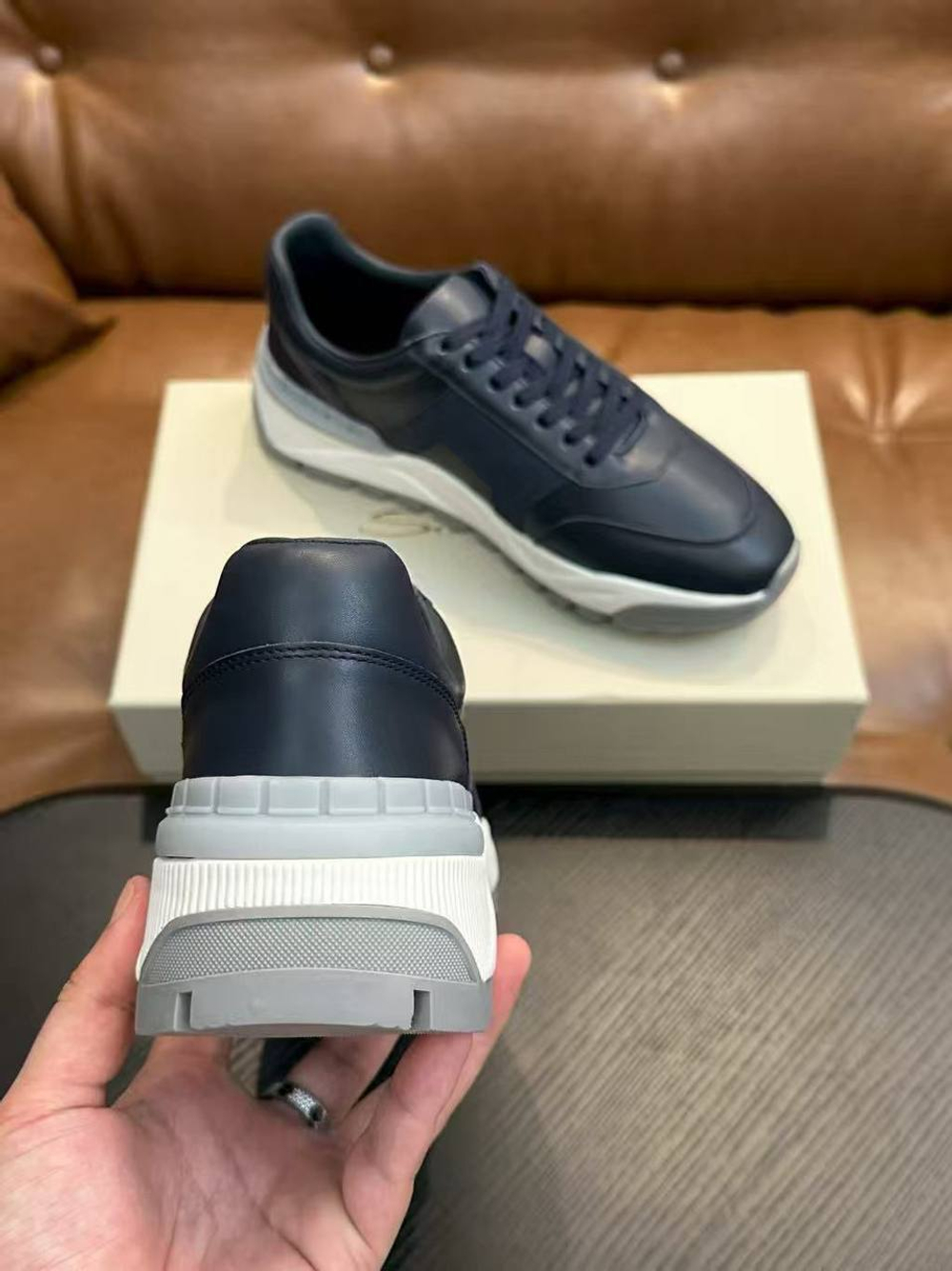 Кроссовки Santoni