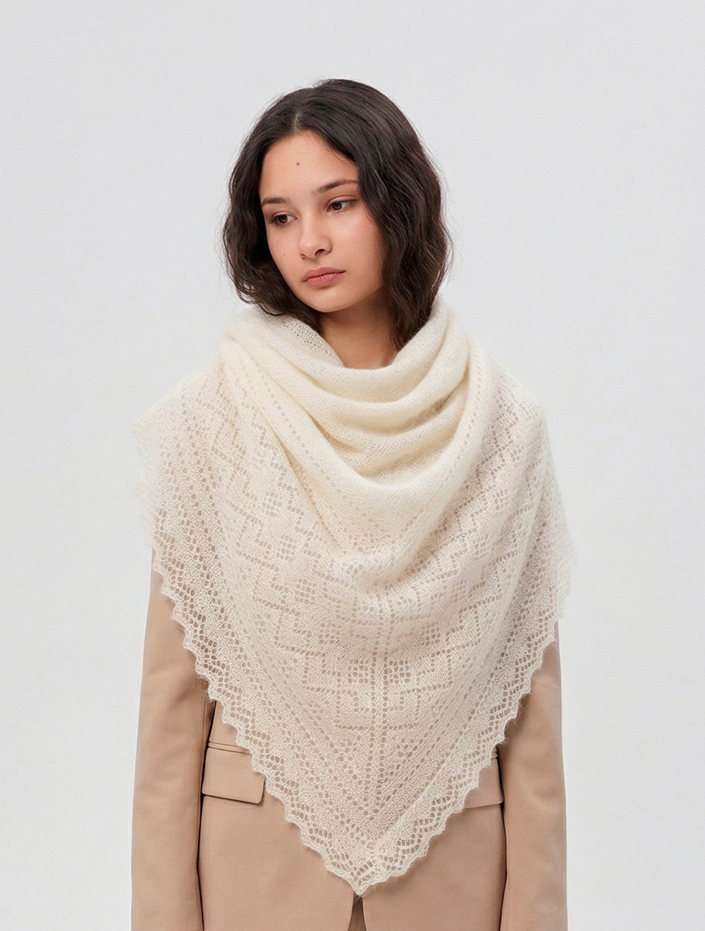 Оренбургский пуховый платок П2-100-02 экрю