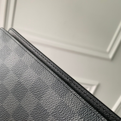 Louis Vuitton Brazza Wallet