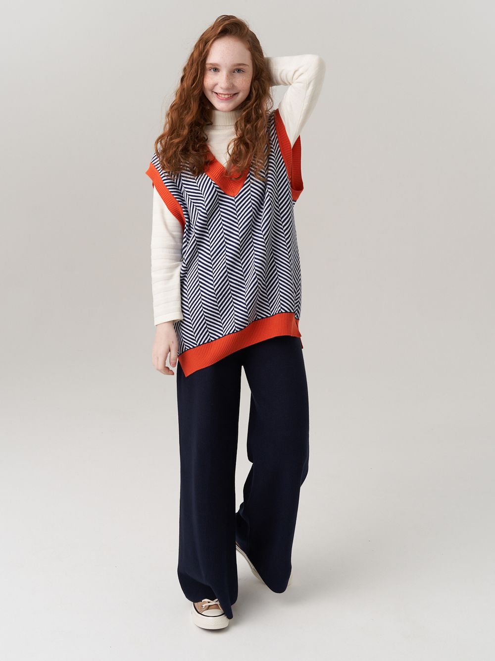 Жилетка для девочки в школу 953 н.синий-оранжевый