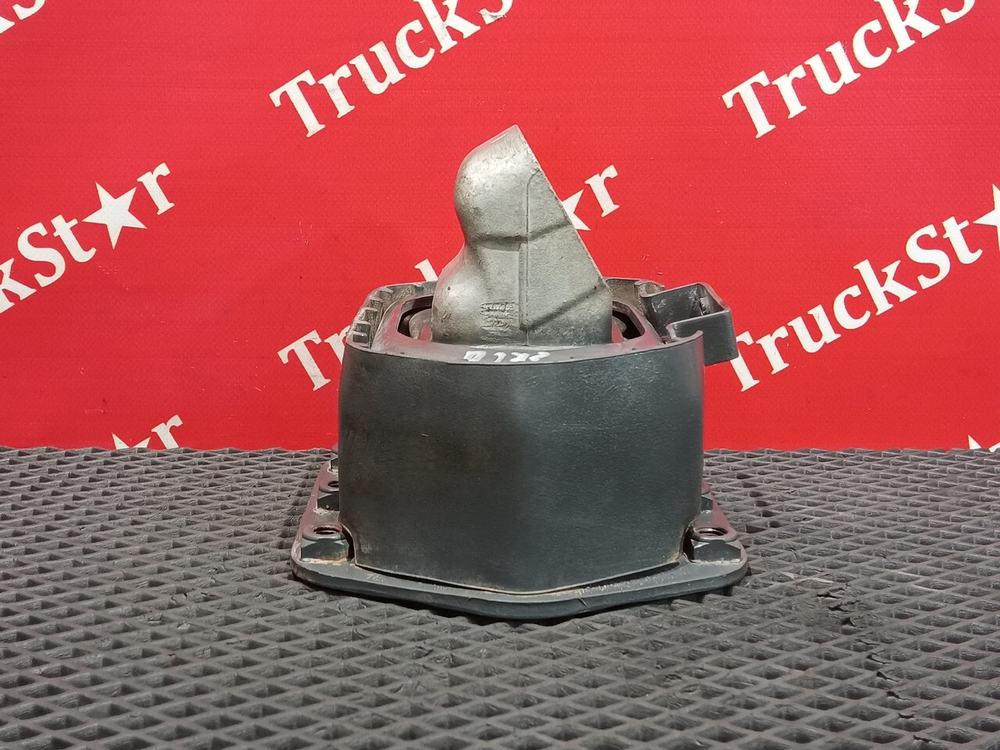 Подушка двигателя задняя 2020г.