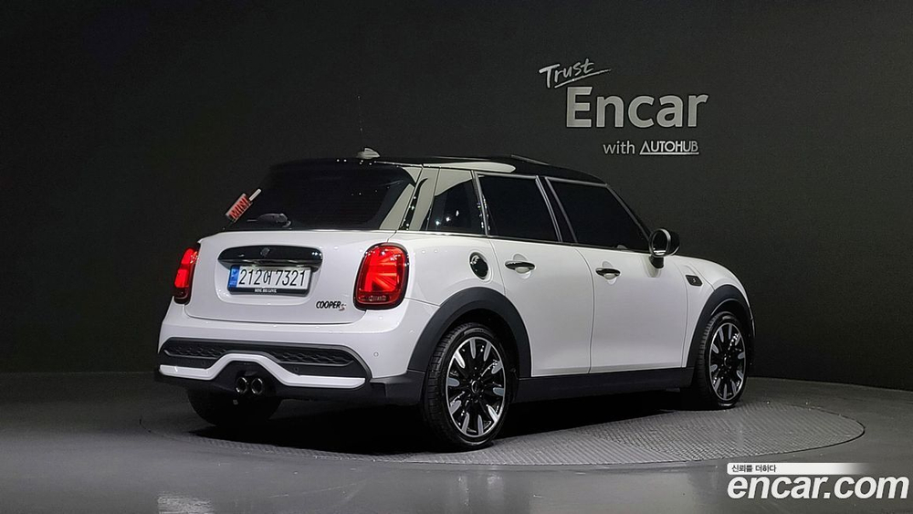 Mini Cooper S 5 даерей Classic Lunchpack (02.2023)