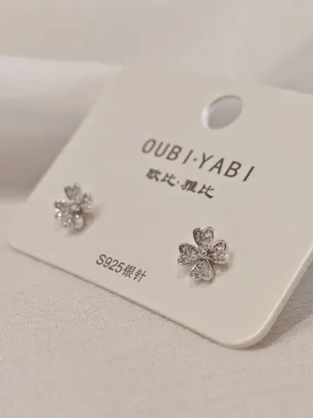 Серьги Oubi Yabi «Sparkling Clover» Silver