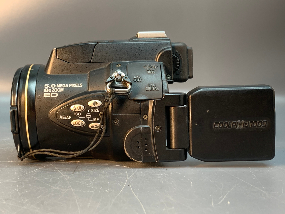 Nikon Coolpix E5700
