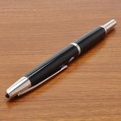 Перьевая ручка Pilot Capless Decimo (цвет:  черный, перо Fine 0,3 мм)