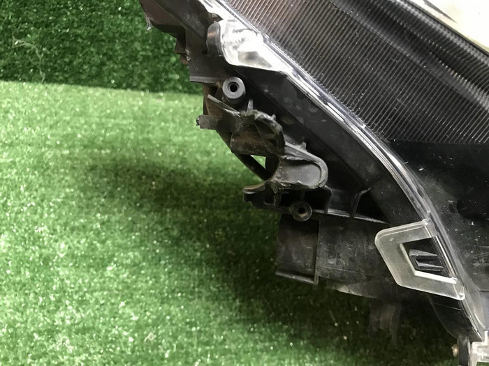 Фара правая Toyota RAV4 5 XA50 (18-нв) LED