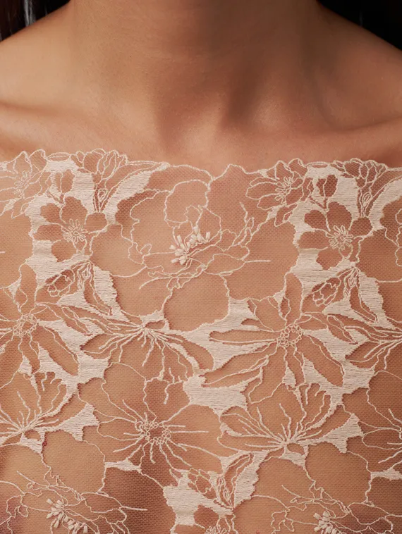 05-98 Вышивка на неэл. сетке 23 см, телесный