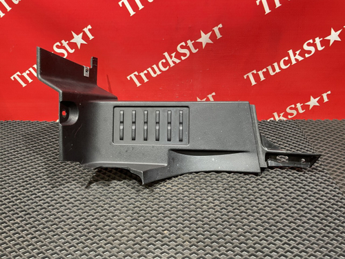 Накладка на порог левая 2016г