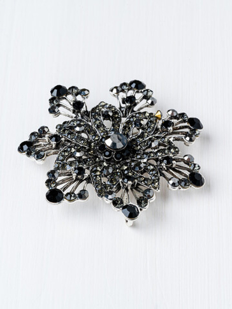 30061230 Брошь Chance