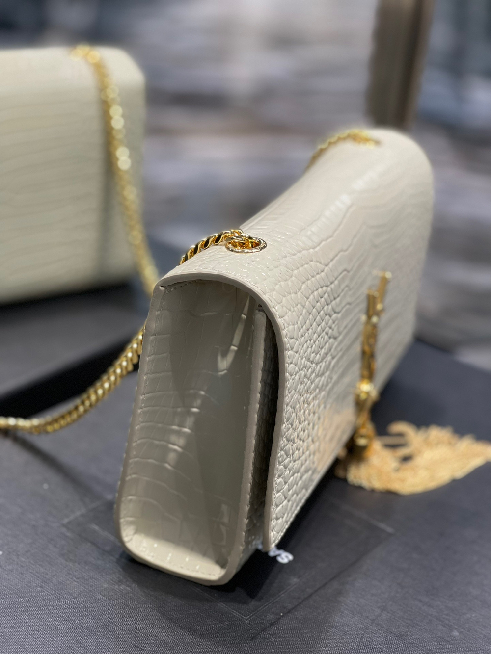 Saint Laurent Kate Medium Bag 24 cm