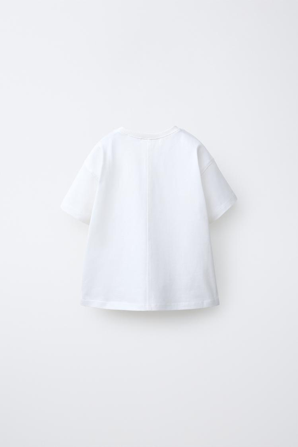 ZARA ФУТБОЛКА С ПРОРЕЗИНЕННОЙ НАШИВКОЙ, БЕЛЫЙ