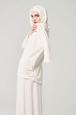 Лонгслив с капюшоном белый