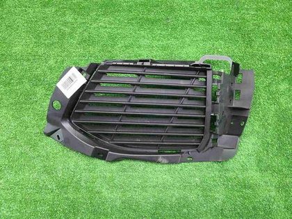 Решетка бампера левая Peugeot 3008 2 (2016-2020)