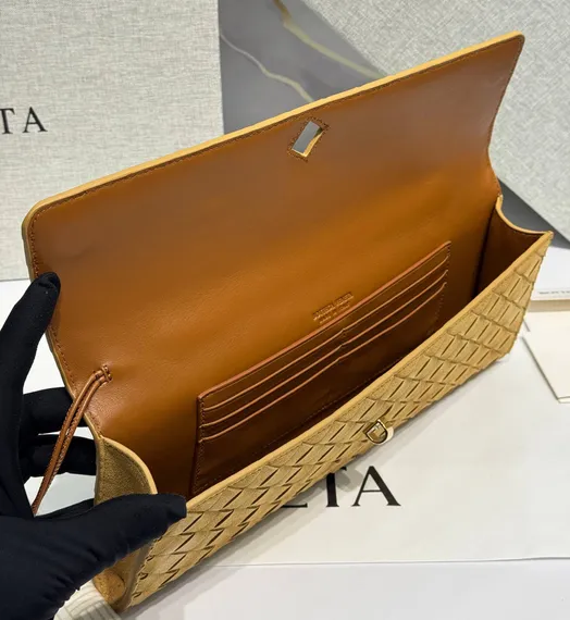 Клатч Bottega Veneta Andiamo