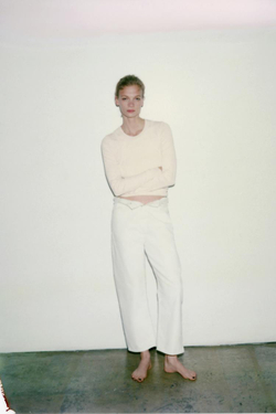 ZARA ФУТБОЛКА С ДВОЙНОЙ ВЫШИВКОЙ, ЭКРЮ