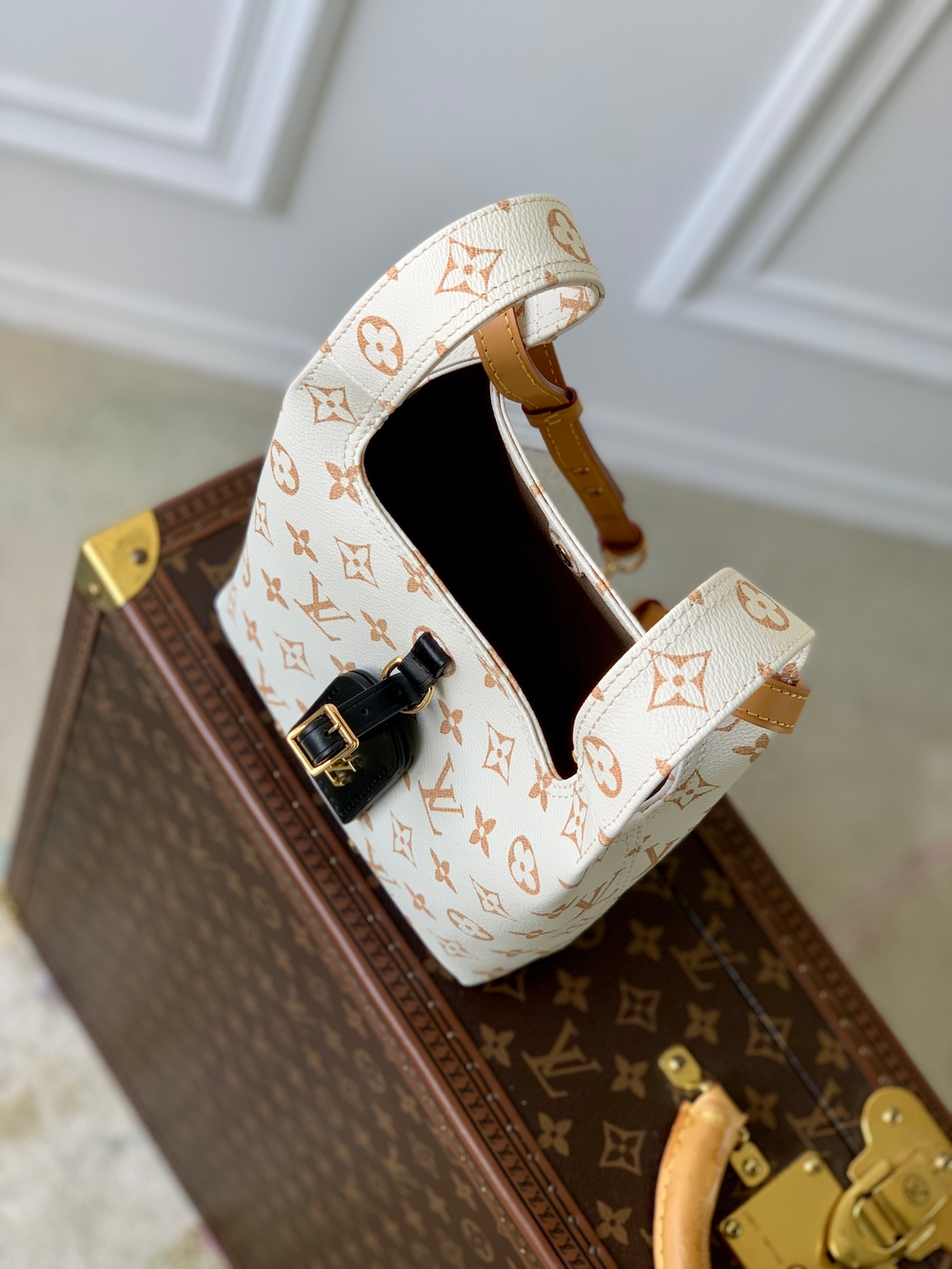 Louis Vuitton Atlantis BB