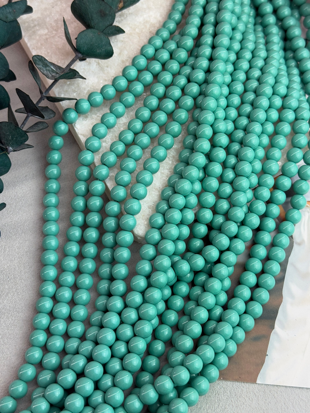 Стеклянный жемчуг 8 мм, нить 40 см, морская волна, под керамику