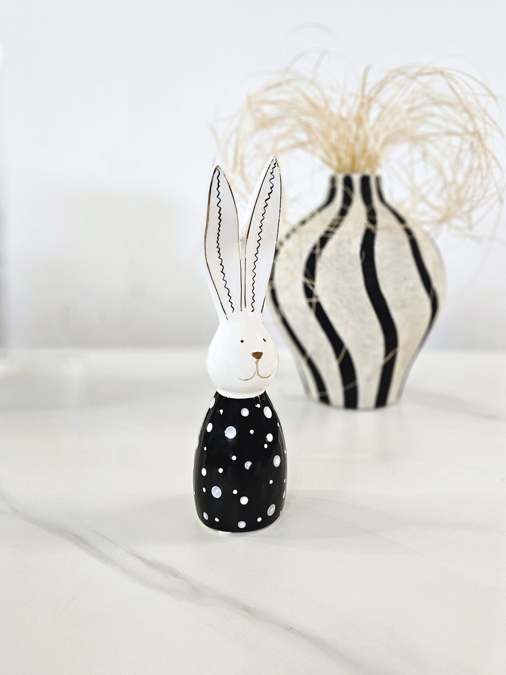 Фигурка Dot rabbit white