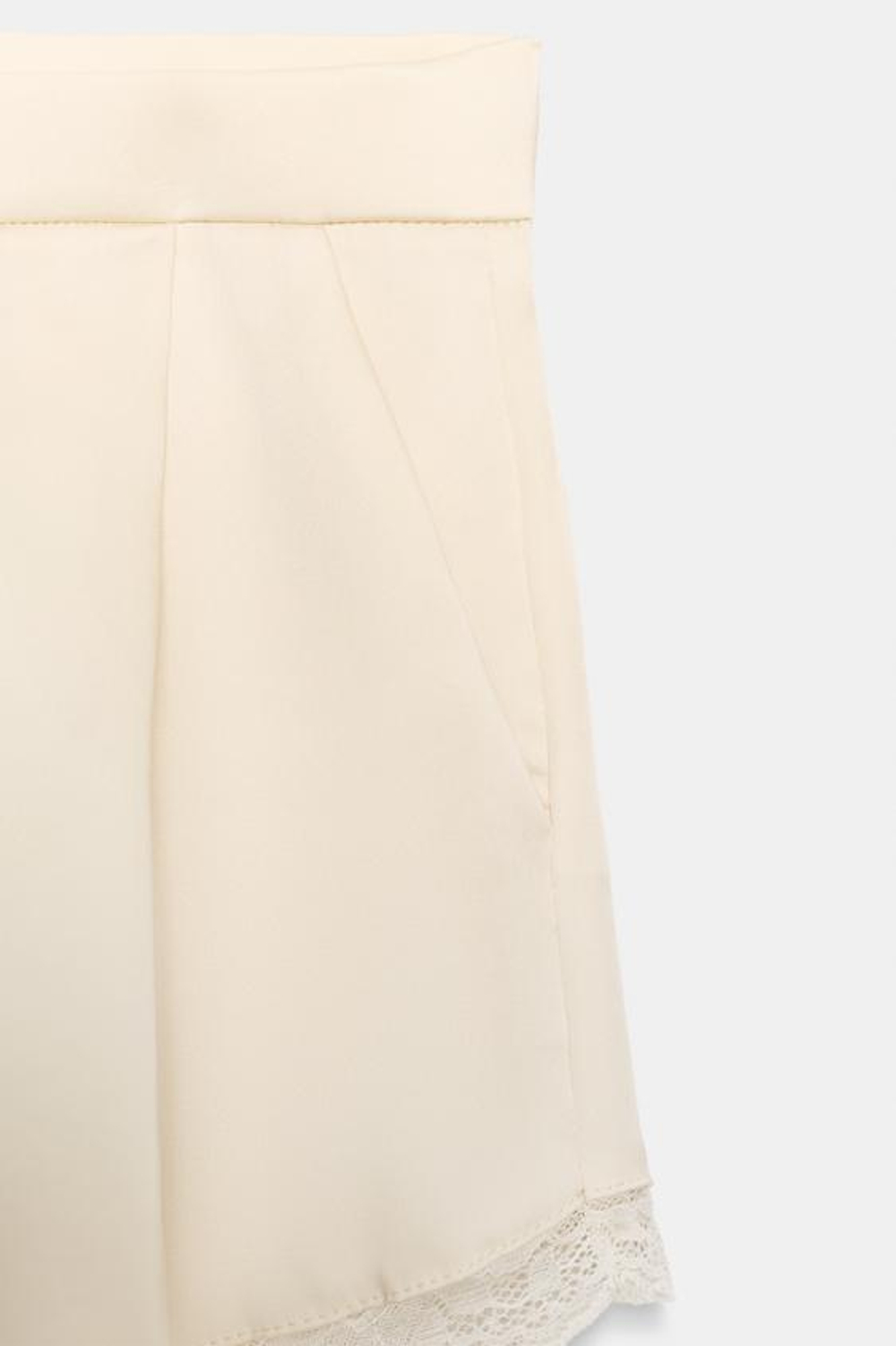 ZARA АТЛАСНЫЕ ШОРТЫ С КРУЖЕВОМ, ВАНИЛЬНЫЙ