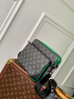 Louis Vuitton Trio Messenger