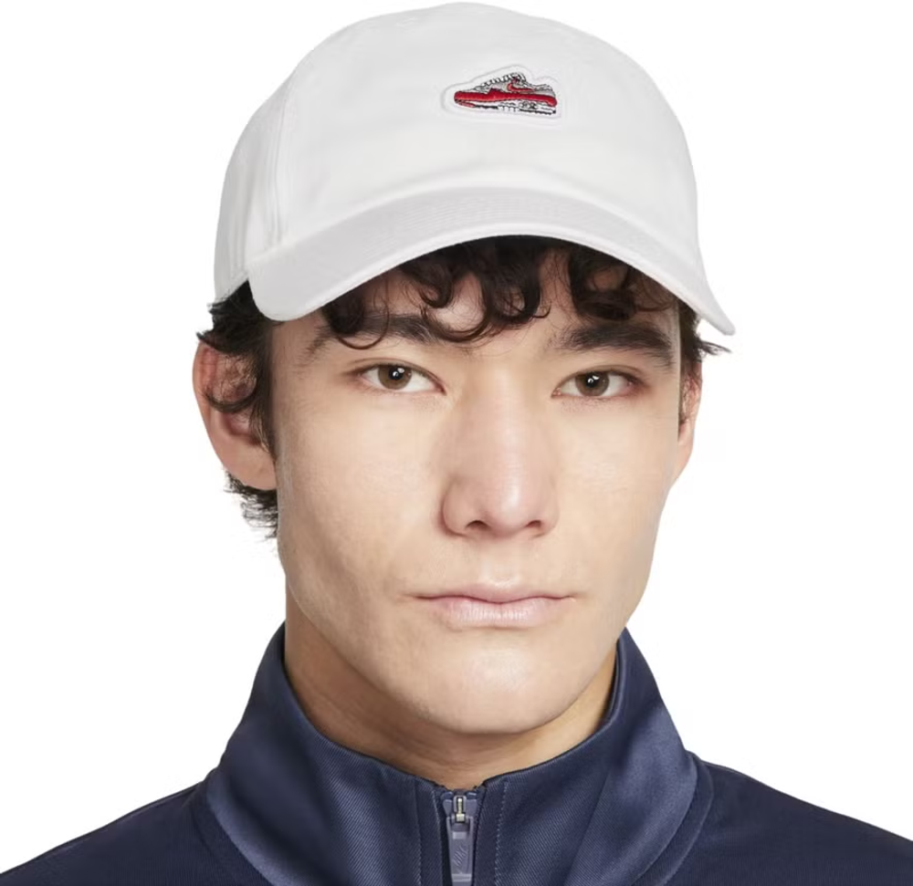 FN4402-100 Кепка NIKE U NK CLUB CAP U CB ARMX PTCH