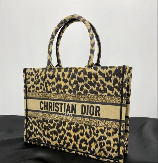 Сумка Dior Book Tote, с леопардовым принтом