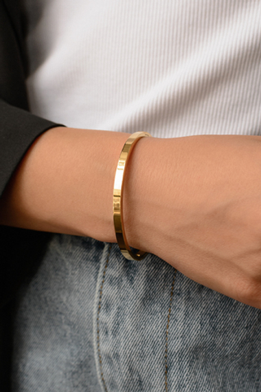 Браслет стальной тонкий: в золотистом цвете
