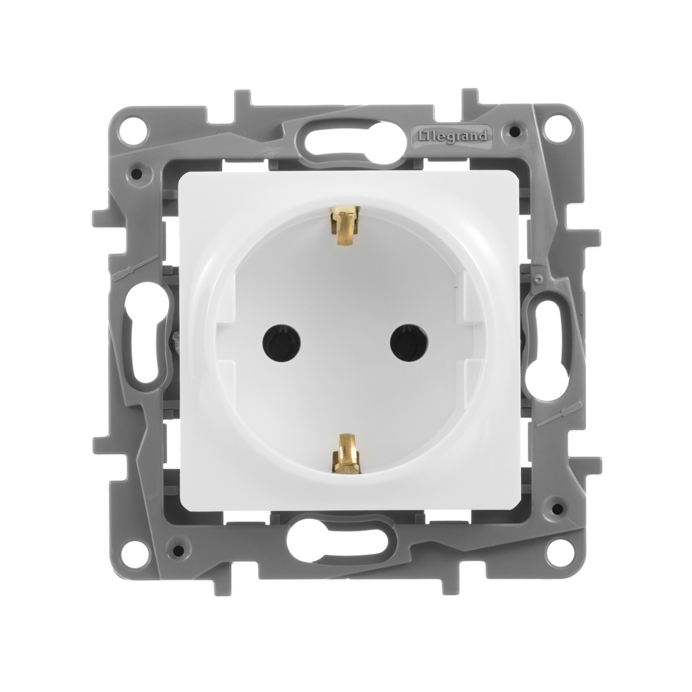 Розетка с заземлением без шторок 16А 250В белый ETIKA Legrand